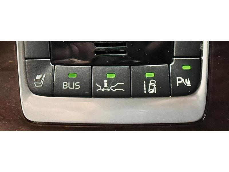 Used Volvo V70 for sale - 76778028: Photo 25