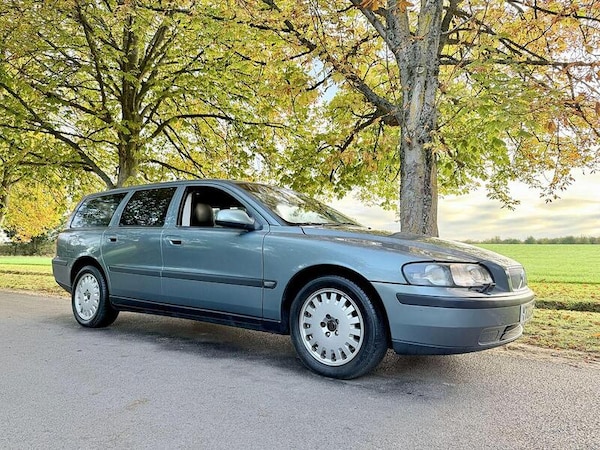 Used Volvo V70 2025 for sale - 75307514: Photo 1