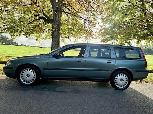 Used Volvo V70 2025 for sale - 75307514: Photo 5