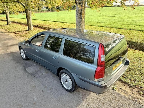 Used Volvo V70 2025 for sale - 75307514: Photo 7
