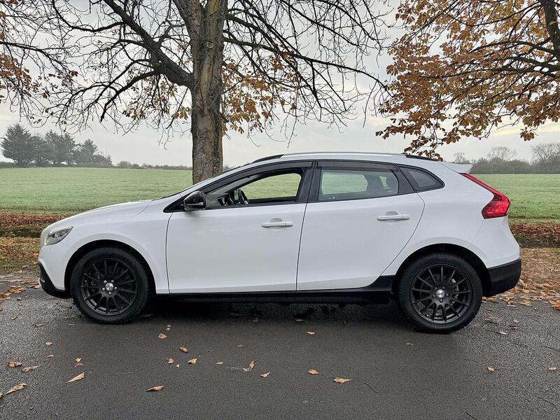 Used Volvo V40 Cross Country for sale - 77264072: Photo 11
