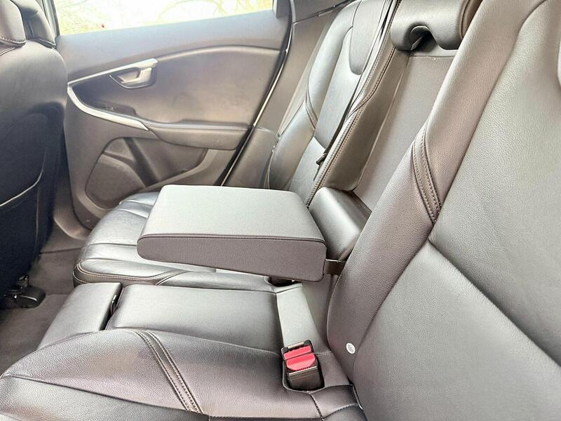 Used Volvo V40 Cross Country for sale - 77264072: Photo 24