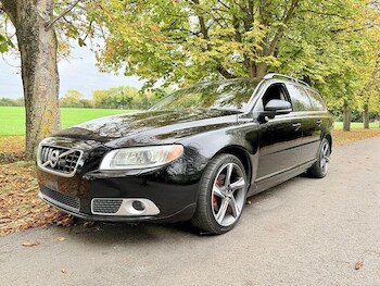 Used Volvo V70 2025 for sale - 77370296: Photo