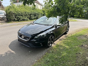 Used Volvo V40 2013 for sale - 75307473: Photo