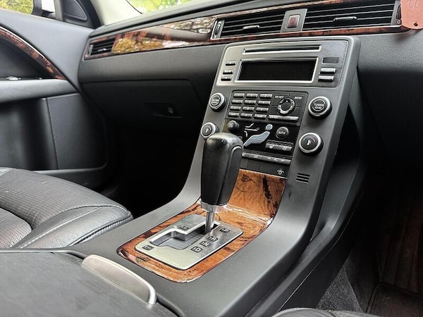 Used Volvo V70 for sale - 76311190: Photo 16