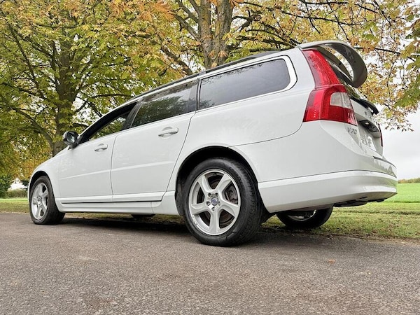 Used Volvo V70 for sale - 76311190: Photo 6