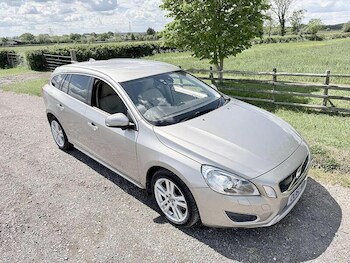 Used Volvo V60 2011 for sale - 78710725: Photo