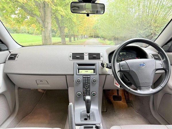 Used Volvo S40 2010 for sale - 76197272: Photo 11