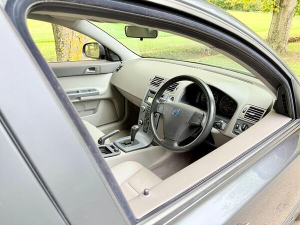Used Volvo S40 2010 for sale - 76197272: Photo 13