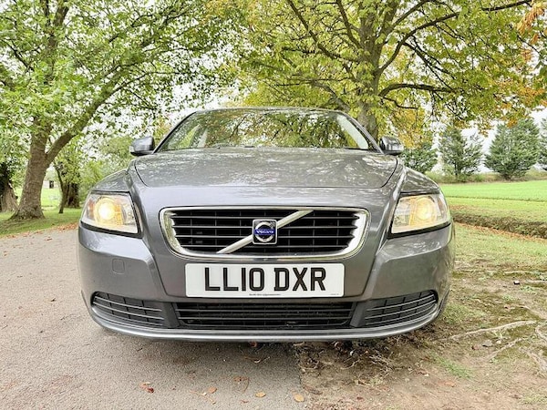Used Volvo S40 2010 for sale - 76197272: Photo 2