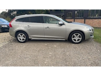 Used Volvo V60 for sale - 76128077: Photo 2