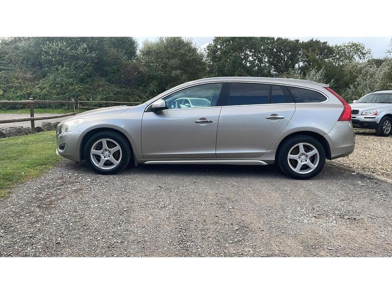 Used Volvo V60 for sale - 76128077: Photo 5