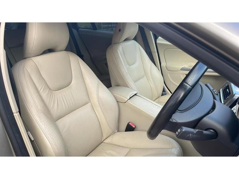 Used Volvo V60 for sale - 76128077: Photo 8