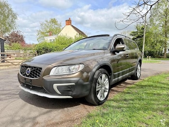 Used Volvo XC70 2015 for sale - 78272952: Photo