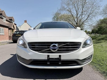 Used Volvo V60 2015 for sale - 78749962: Photo