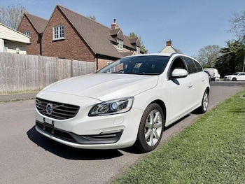 Used Volvo V60 2015 for sale - 78749962: Photo