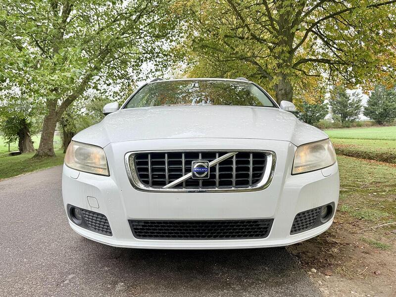 Used Volvo V70 for sale - 76778050: Photo 2
