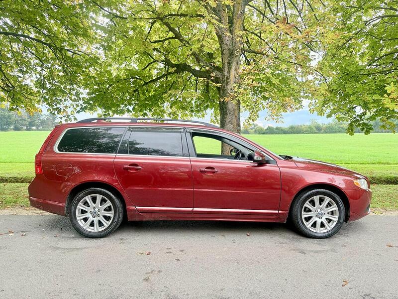 Used Volvo V70 for sale - 76518491: Photo 2