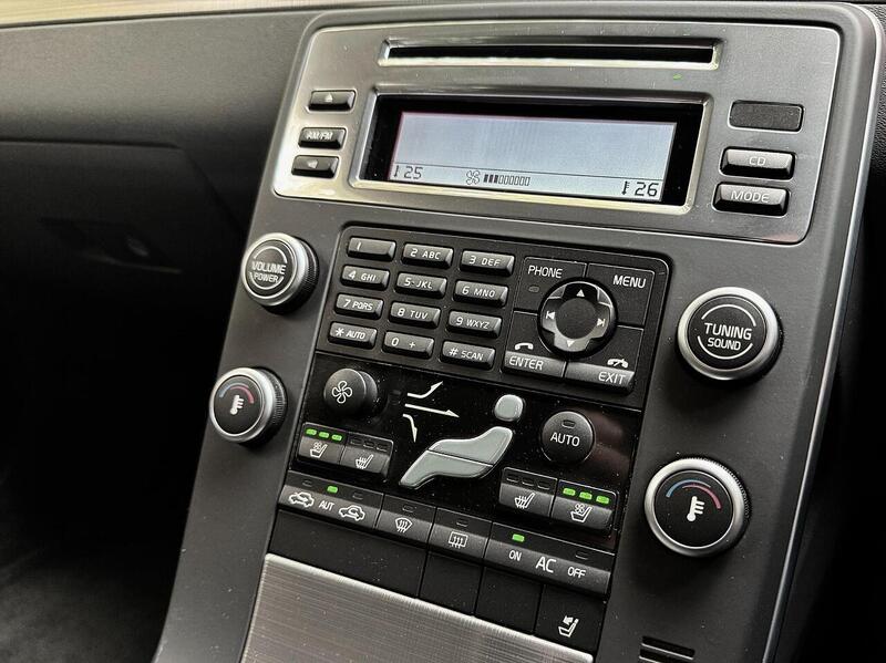 Used Volvo V70 for sale - 76518491: Photo 28