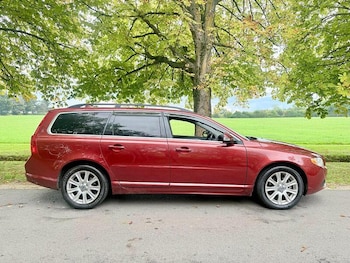 Used Volvo V70 2010 for sale - 76518491: Photo