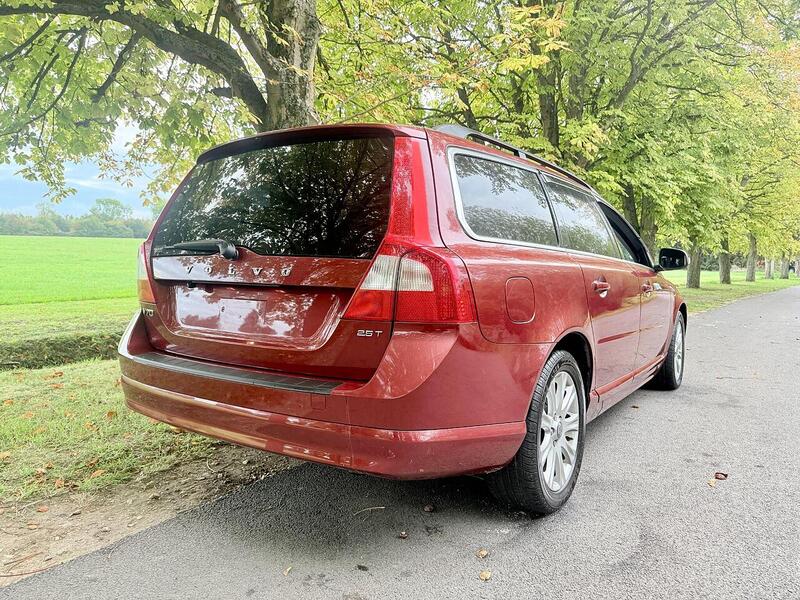 Used Volvo V70 for sale - 76518491: Photo 3