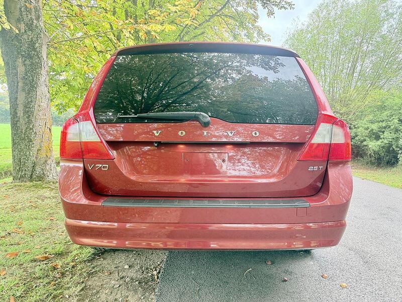 Used Volvo V70 for sale - 76518491: Photo 9