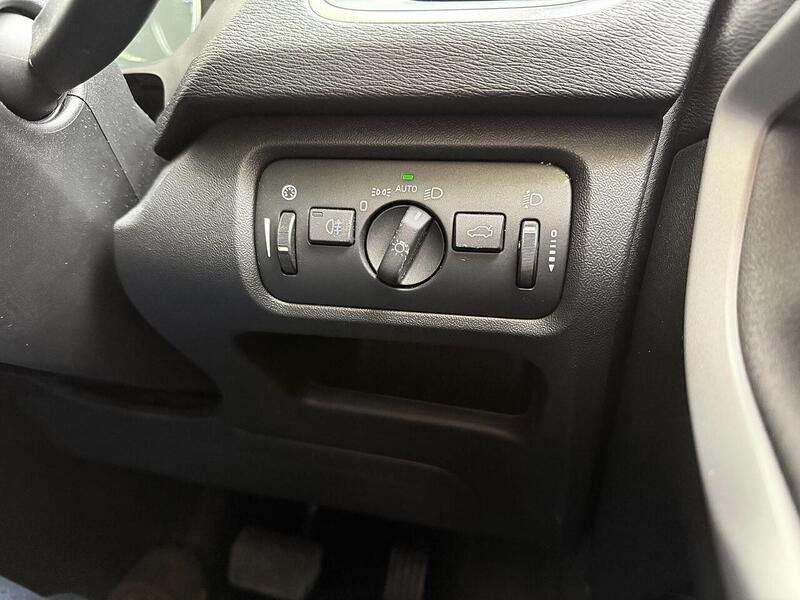 Used Volvo V40 for sale - 76518502: Photo 20