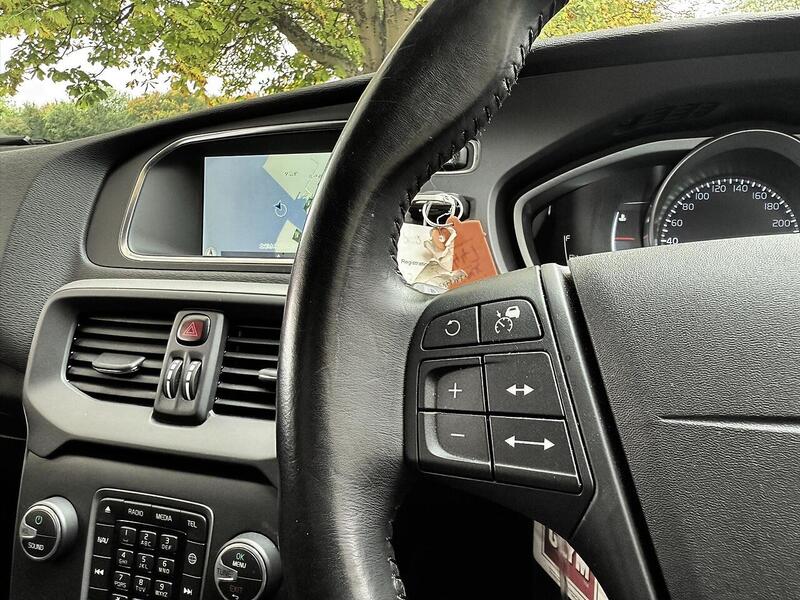 Used Volvo V40 for sale - 76518502: Photo 21