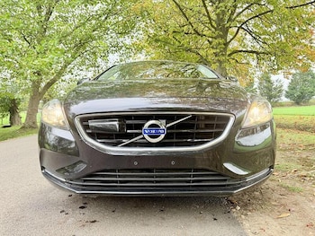 Used Volvo V40 2015 for sale - 76518502: Photo