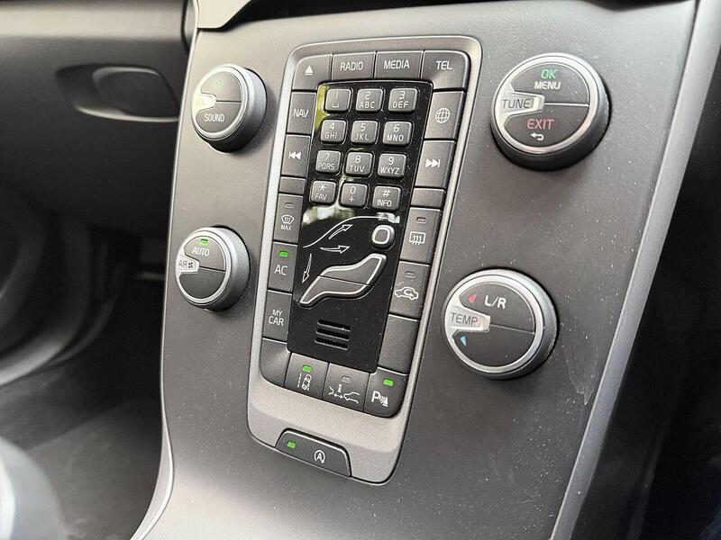 Used Volvo V40 for sale - 76518502: Photo 34