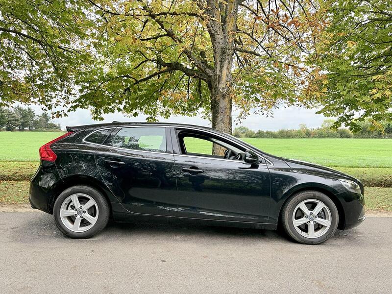 Used Volvo V40 for sale - 76518502: Photo 8