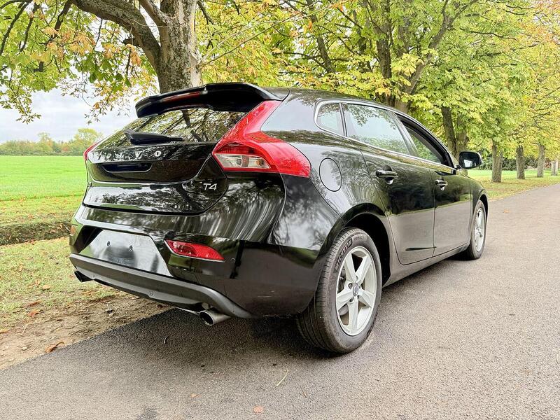 Used Volvo V40 for sale - 76518502: Photo 9