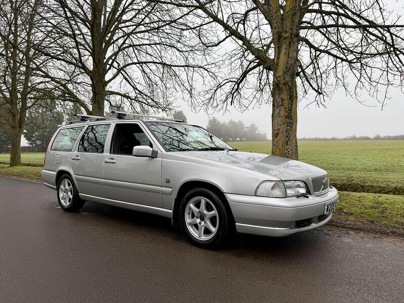 Used Volvo V70 2000 for sale - 77140335: Photo 1
