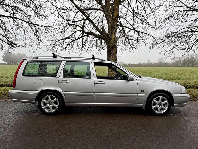Used Volvo V70 2000 for sale - 77140335: Photo 11
