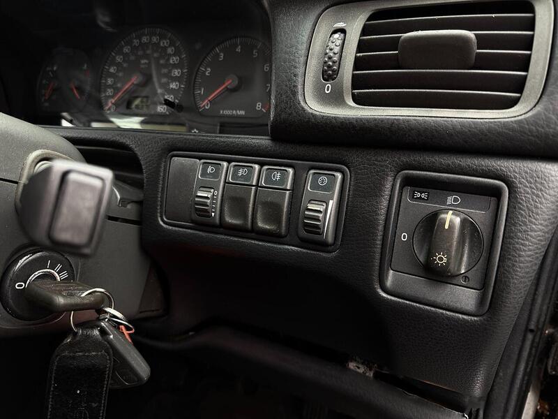 Used Volvo V70 2000 for sale - 77140335: Photo 25