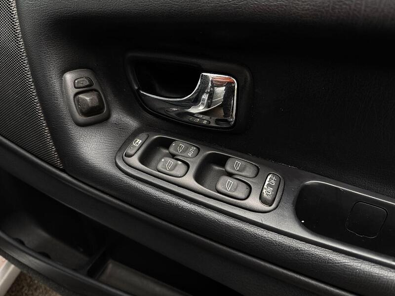 Used Volvo V70 2000 for sale - 77140335: Photo 26