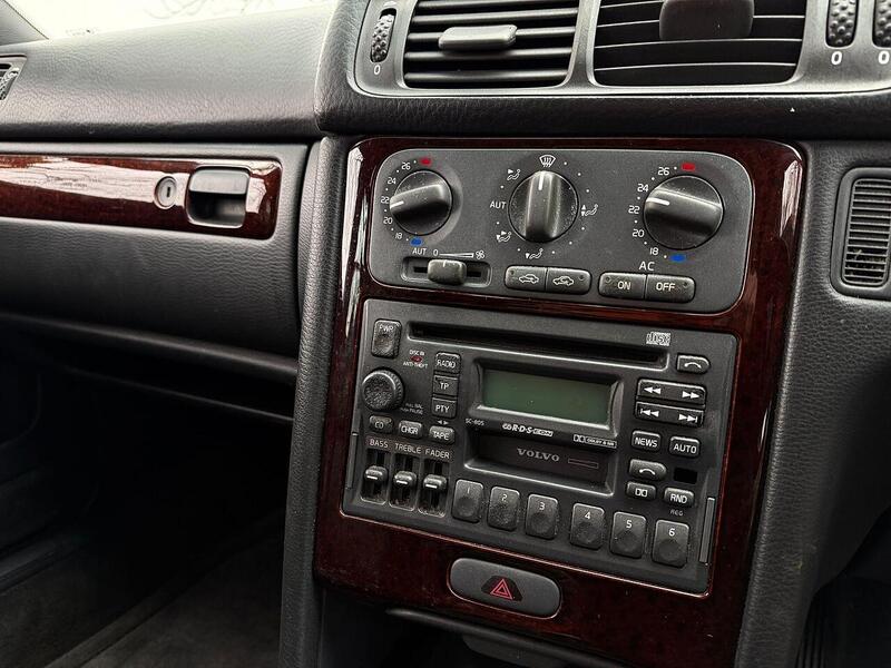 Used Volvo V70 2000 for sale - 77140335: Photo 30