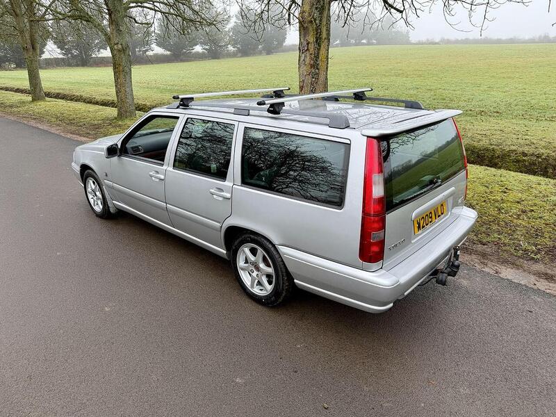 Used Volvo V70 2000 for sale - 77140335: Photo 5
