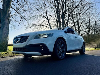 Used Volvo V40 2015 for sale - 77007736: Photo