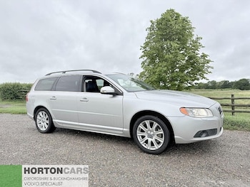 Used Volvo V70 2010 for sale - 79334992: Photo