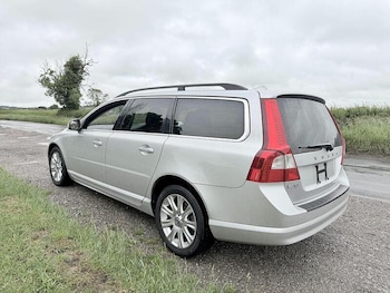 Used Volvo V70 2010 for sale - 79334992: Photo