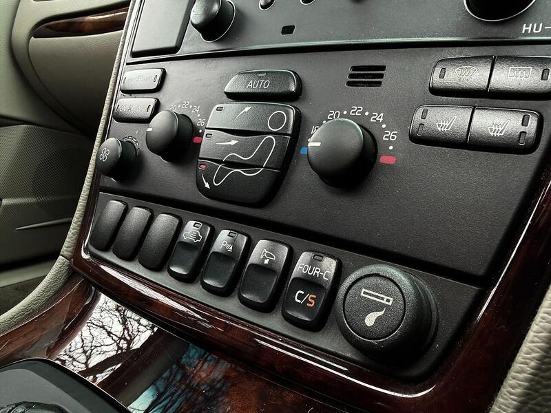 Used Volvo XC70 2007 for sale - 77821965: Photo 25