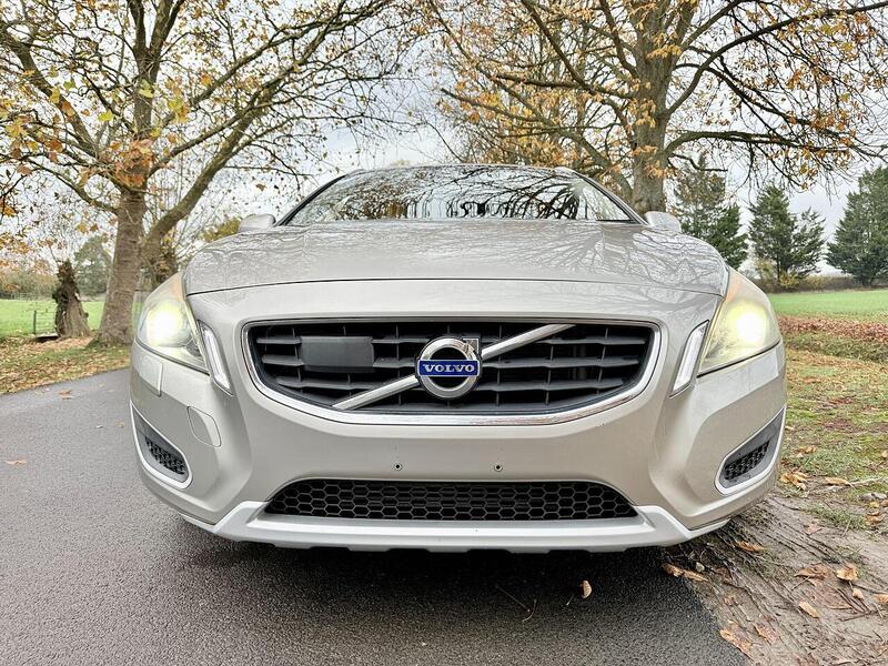 Used Volvo V60 2025 for sale - 78210753: Photo 2