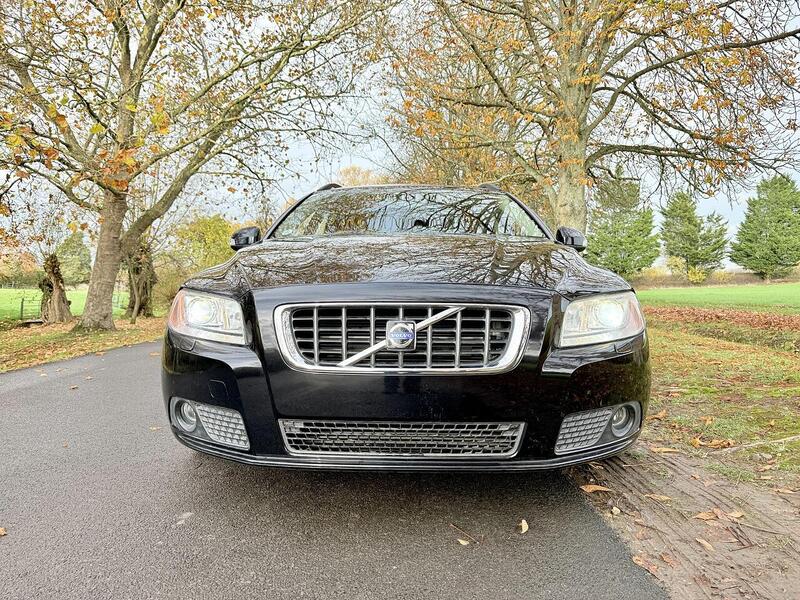 Used Volvo V70 2025 for sale - 77264064: Photo 2