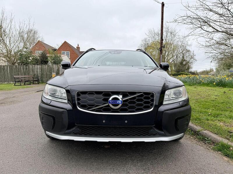 Used Volvo XC70 for sale - 78003935: Photo 2