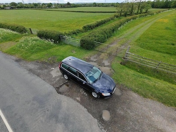 Used Volvo V70 2009 for sale - 79334980: Photo