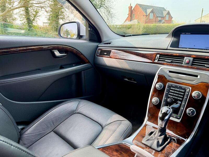 Used Volvo V70 for sale - 77998384: Photo 13