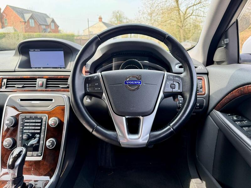 Used Volvo V70 for sale - 77998384: Photo 30