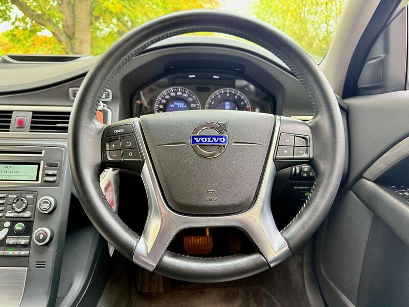 Used Volvo V70 for sale - 76863519: Photo 36