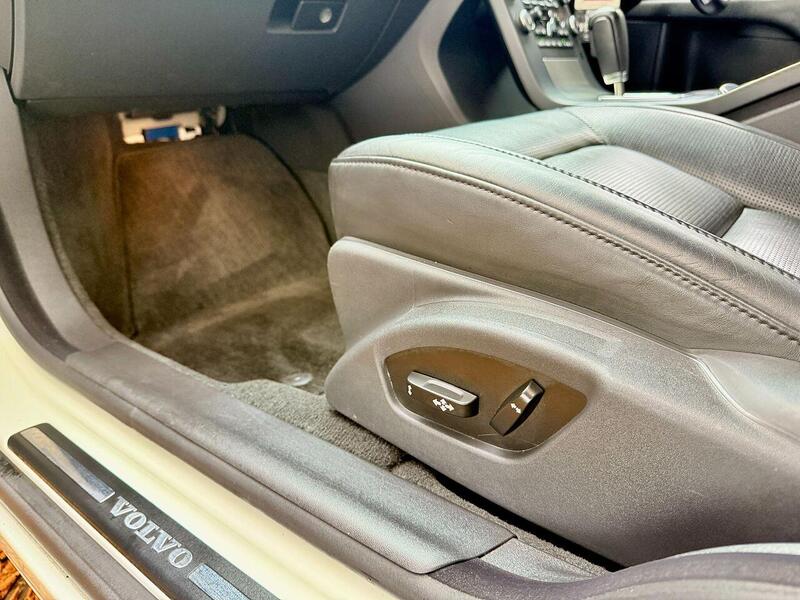 Used Volvo V70 for sale - 76863519: Photo 44